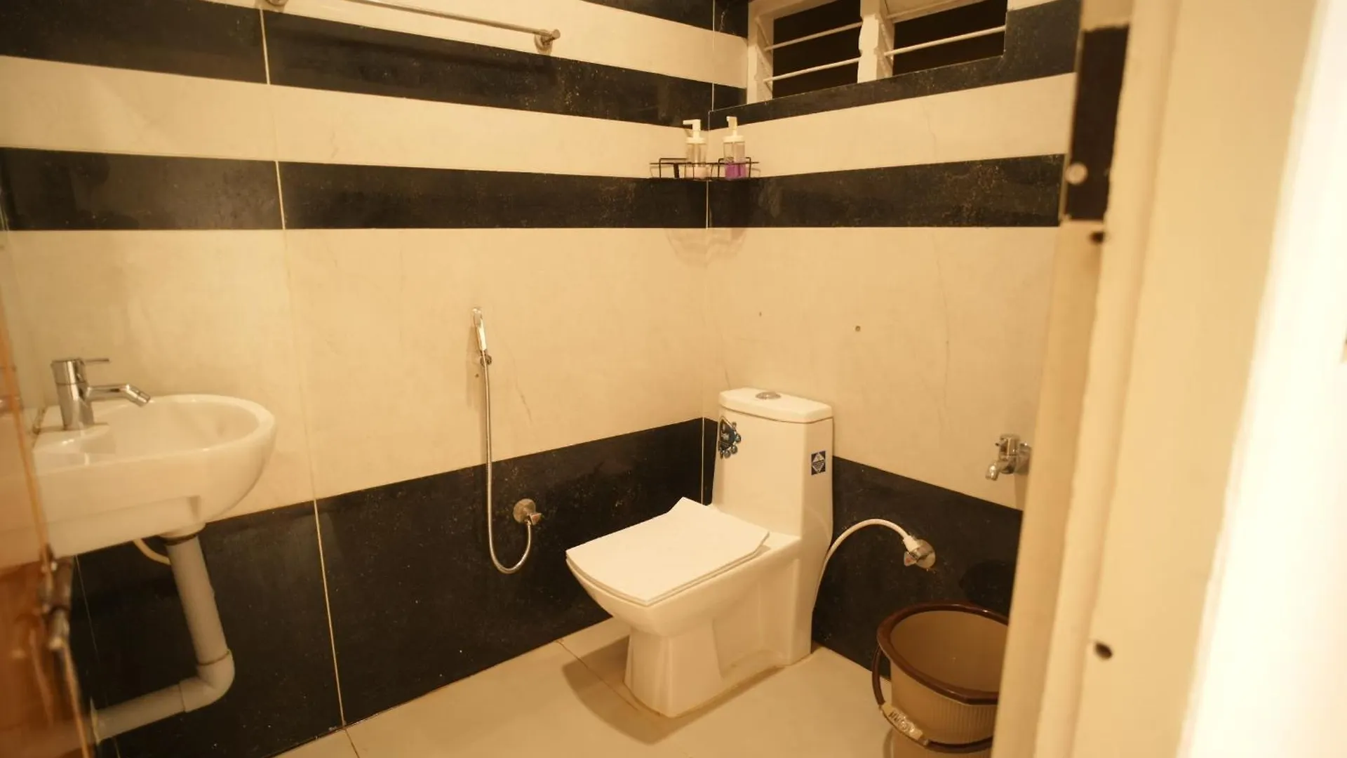 Rasha Residency Hostel Kalpetta